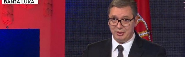 VUČIĆU URUČEN KLJUČ GRADA: Od danas i ja sam Banjalučanin (VIDEO)