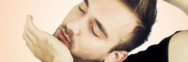 Nepravilnim istezanjem vrata izazvao oštećenje arterije i moždani udar