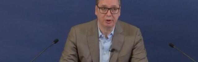 Buka dok Vučić drži konferenciju za medije (VIDEO)