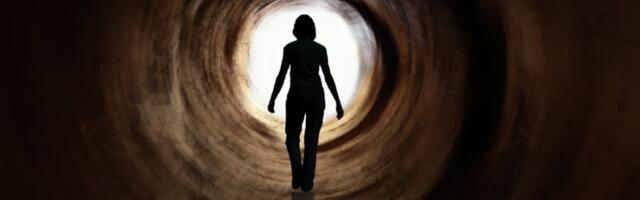 Doživela sam KLINIČKU SMRT, 3 dana bila u KOMI, a onda sam čula NEPOZNATI glas: PREDVIDEO je moju budućnost i sve POGODIO