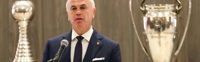 TERZIĆ ŽESTOKO O ULASKU BAKE PRASETA U SRPSKI FUDBAL! Jedva se suzdražvao dok je pričao o jutjuberu: "Jeste li Firma ili farma..."