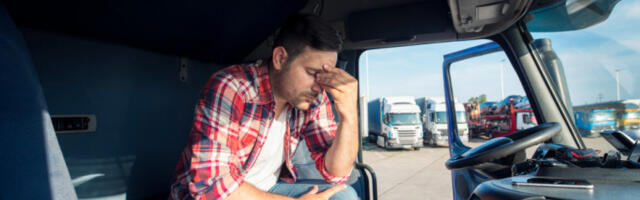 Теретњаци чекају пет сати на излазу из Србије на прелазу Батровци