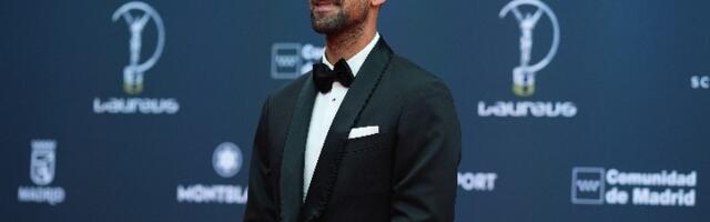 Pogledajte kako Novak izgleda na crvenom tepihu: Večeras će biti u nesvakidašnjoj ulozi (VIDEO)