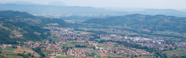 Nije samo prestonica malina: Grad na 200 km od Beograda krije pećinu, reku i banju o kojoj se malo govori