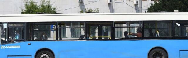 Lančani sudar u Novom Sadu: Autobus udario u automobil, povređeno pet osoba