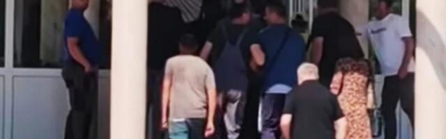 Obećana isplata još dve plate radnicima JKP „Obnova“ posle višednevnog štrajka upozorenja