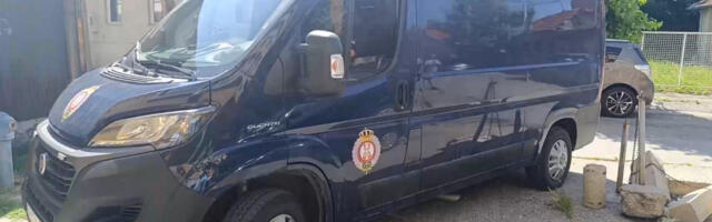 PRIVEDEN PUCAČ IZ ZEMUNA  Kolima se zaleteo u u bivšu, pa otvorio vatru a onda je dao gas i pobegao