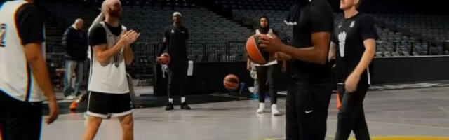 Partizan dobija pojačanje za derbi, ali prizor Karlika Džonsa sa treninga posebno raduje (VIDEO)