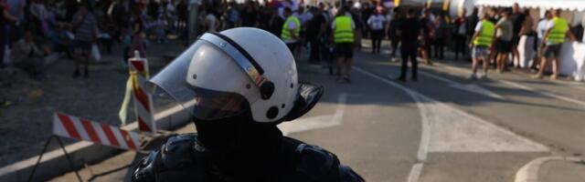 SRCE: Policija štiti Ćacilend umesto reda i mira