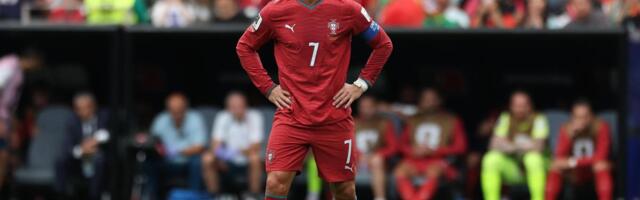 Sve je jasno, saigrači ga više ne podnose! Snimak iz 92. minuta otkrio tihi bojkot Ronalda: Bruno lansirao loptu u NASA centar samo da ne doda Kristijanu! /VIDEO/