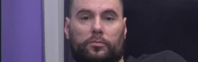 UZNEMIRUJUĆA FOTKA ZVEZDANOVE RANE NA NOZI: Pokušao da ISEČE TETOVAŽU posvećenu Ani Ćurčić!