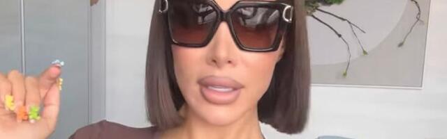 VEĆ OKITILA JELKU DO PLAFONA Poznata Srpkinja ukrasila luks stan: Oprostila mužu sramnu prevaru, pa sad živi na visokoj nozi i ima sve što poželi (FOTO)