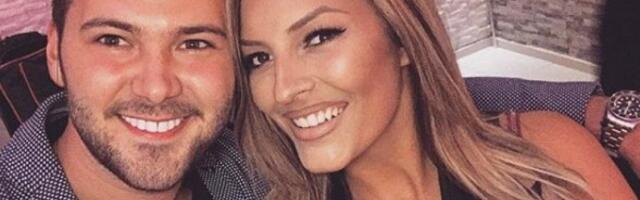 PRVI BOŽIĆ BEZ MUŽA! Pevačica se oglasila emotivnom porukom, fanovi pružaju podršku!