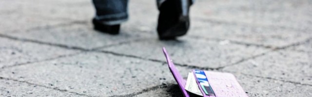 KAD VIŠA SILA ŠALJE SIGNALE! Evo šta znači kad nađete novac na ulici!