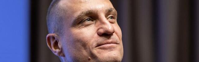 "Treba ja vama da aplaudiram, a ne vi meni": Vidić se poklonio studentima i poslao SNAŽNU PORUKU