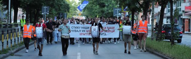 U Kragujevcu održan skup podrške napadnutima na Pravnom fakultetu u Beogradu (VIDEO)