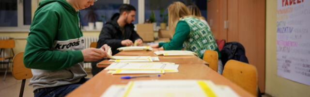 NASTAVLJA SE TREND, NIKADA MANJA IZLAZNOST NA IZBORIMA U RS Evo koliko glasača je izašlo do 15 časova