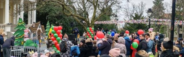 NOVOGODIŠNJE ČAROLIJE I PAKETIĆI ZA DECU SAVSKOG VENCA: Park otvorenog srca mesto praznične radosti za više od 2.500 mališana