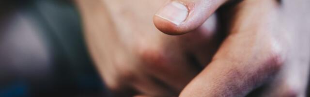 Ako vam se nokti NEPRESTANO listaju, problem nije u laku: Evo šta ih zaista uništava