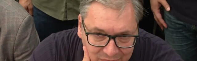 "MAJKU I NE ZOVEM OVIH DANA, DA JE NE MUČIM..." Vučić iz Banovog Polja poslao emotivnu poruku: Kad sve ovo prođe, otići ću da joj ODNESEM CVET ŠTO JE IZDRŽALA!