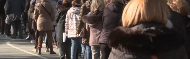 Na Sajmu red za vakcinaciju pola kilometra!