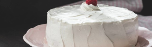 Torta beli anđeo biće zvezda svakog slavlja - ukusna, a jednostavna za pripremu