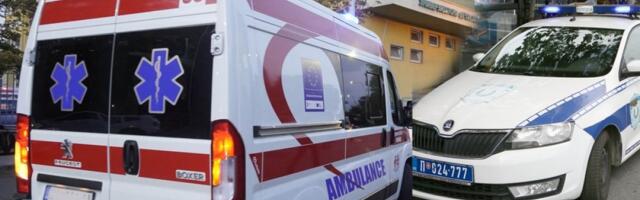 Teška saobraćajka kod Obrenovca: Vozač se zakucao u banderu