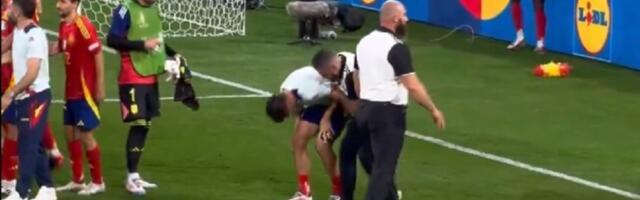 Šok za Španiju pred finale: Redar povredio kapitena (VIDEO)