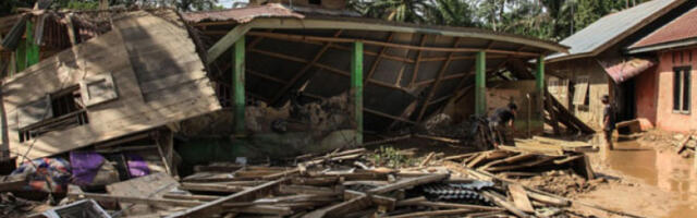 Број жртава поплава у Индонезији премашио 1.000, велика штета на инфраструктури