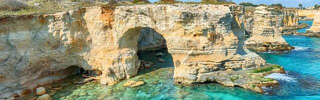 KAKVA IRONIJA: Omiljena turistička atrakcija za zaljubljene srušila se na Dan zaljubljenih! Od kamenog luka ostala samo gomila krša (FOTO)