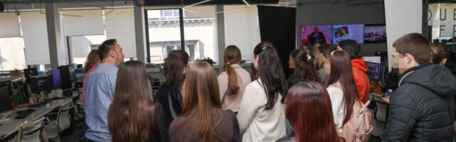 DECA BEZ RODITELJSKOG STARANJA POSETILA SU PROSTORIJE KURIRA U OKVIRU PROJEKTA 18 GODINA I 1 DAN! "Najvažnije je da im pokažemo da nisu samo i da je život lep"