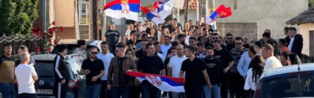 Albanci ovo nisu očekivali: Masovan izlazak Srba na izbore sa trobojkama iznenadio Prištinu