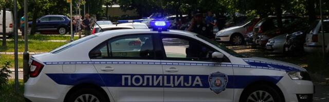 Žena pretukla bliznakinju i oca