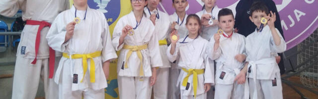 Karatisti Feniks-a osvojili 24 medalje na početku nove sezone