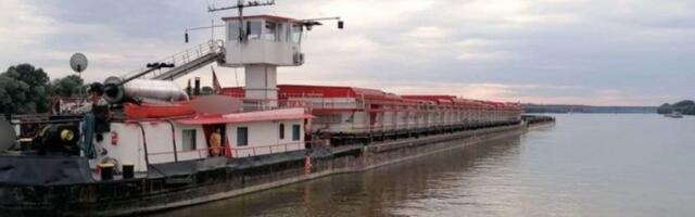 IZLILO SE 82.000 LITARA NAFTE SA BARŽE! Hitno se oglasilo tužilaštvo iz Pančeva