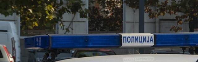 Mediji: Muškarac drži pištolj i nož na terasi stana na Vidikovcu