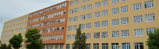 PET PACIJENATA KRITIČNO NA RESPIRATORU Oglasio se direktor Kliničkog centra Tuzla, jedna žena preminula tokom noći