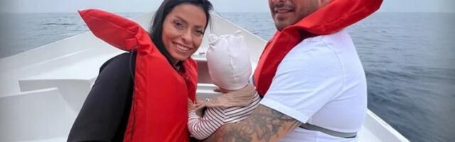 Žena Darka Lazića pokazala moćnu jelku: Popela se na merdevine da je okiti sa malom Srnom, prizor oduševio sve