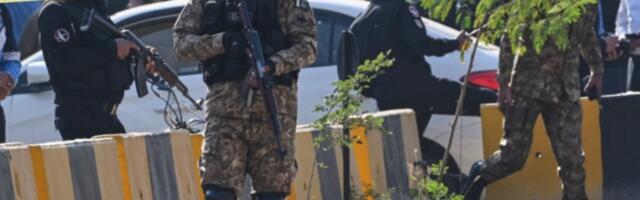 Наоружани људи убили владиног званичника и још три особе на северозападу Пакистана