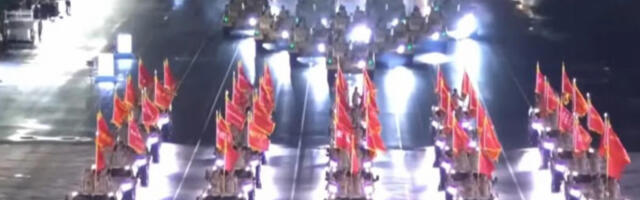 &quot;UDALJITE SE&quot;! Kina ispalila tri BAKLJE na avion — snimak potvrđen