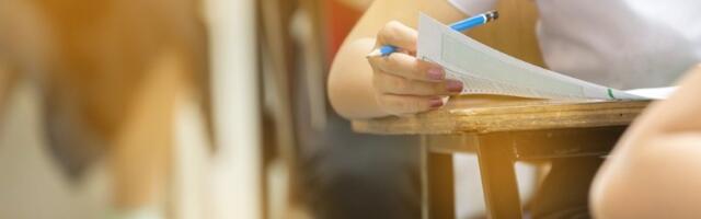 Užas u školi: Učenik izbo nastavnicu zbog LOŠE OCENE