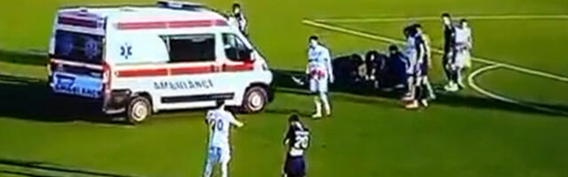 HOROR U SUPERLIGI: Igrač nepomično ležao na terenu - hitno je odvezen u bolnicu! (VIDEO)