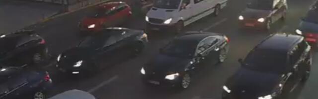 Kolaps na graničnim prelazima: Vozači čekaju četiri sata u koloni - Evo gde je najkritičnije (FOTO)