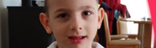 Vukan (5) ima Angelmanov sindrom: Prevremeno je rođen, prohodao sa dve godine, potrebna mu je stalna pomoć