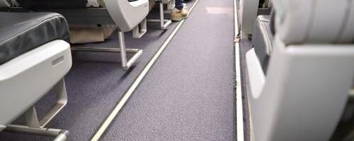 Zašto ne treba da nosite crne čarape u avionu? Savet bivšeg stjuarda iznenadio putnike