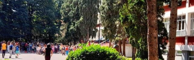 Grad Čačak i ove godine obezbeđuje 10.000 dinara za nabavku udžbenika za đake prvake