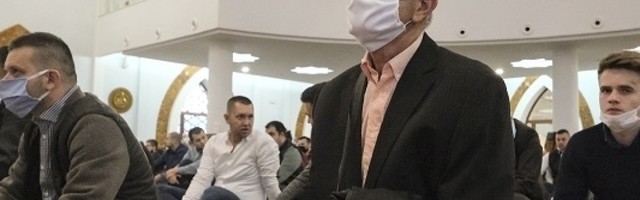 Svake godine muslimani širom sveta očekuju viđenje novog polumeseca koji označava zvanični prvi dan Ramazana