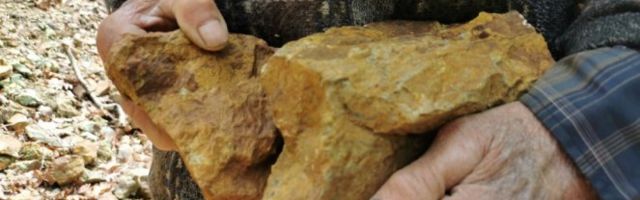 ON JE KOPAO I KOPAO I KOPAO I... ISKOPAO JE 3,4 MILIONA DOLARA! Rudar i otac više od 30 dece "iskopao" najtraženiji  MINERAL NA SVETU!