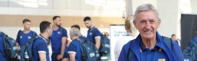 Nisu smeli da ga ljute! Pešić pobedio košarkaše u stonom tenisu (VIDEO)