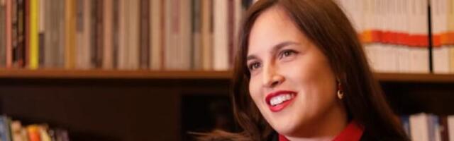 KO JE SARA PAVKOV? Nova ministarka iznenadila Vučića patriotskim gestom 2021. godine: &quot;Hvala joj na tome, malo sam se postideo...&quot;